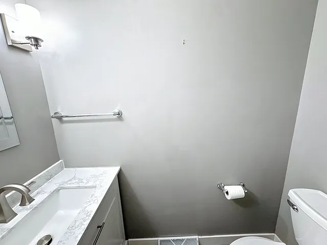 $179,900 | 400 29th Ave Drive, Unit 7C, Moline, IL 61265