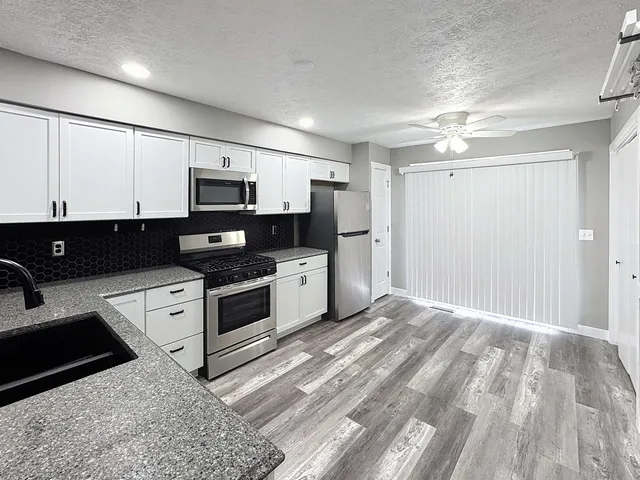 $179,900 | 400 29th Ave Drive, Unit 7C, Moline, IL 61265