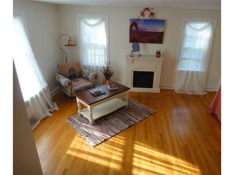 12 Intervale Road Cranston, RI 02910 - Photo 17 of 25 Living Room.