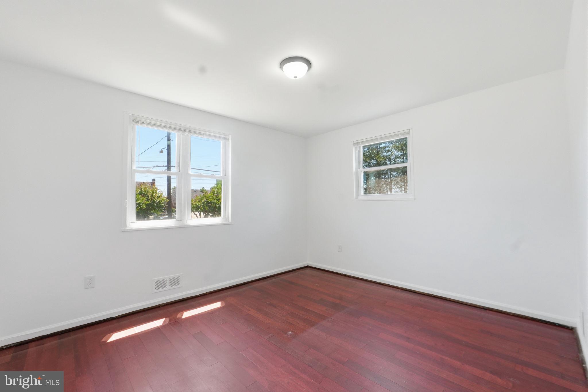 4003 Randolph Road Silver Spring, MD 20902 - Photo 15 of 30 Bright and airy blank canvas room.