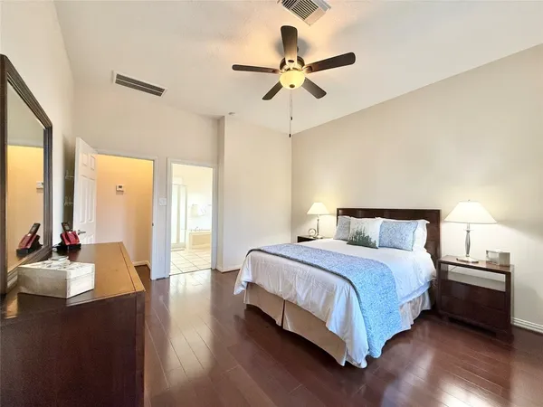 $2,400 | 98 West Montfair Boulevard, The Woodlands, TX 77382