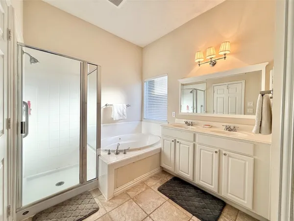 $2,400 | 98 West Montfair Boulevard, The Woodlands, TX 77382