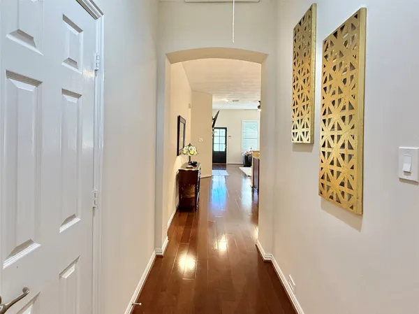 $2,400 | 98 West Montfair Boulevard, The Woodlands, TX 77382