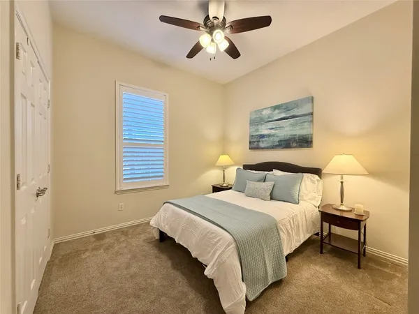 $2,400 | 98 West Montfair Boulevard, The Woodlands, TX 77382