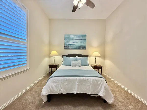 $2,400 | 98 West Montfair Boulevard, The Woodlands, TX 77382