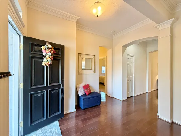 $2,400 | 98 West Montfair Boulevard, The Woodlands, TX 77382