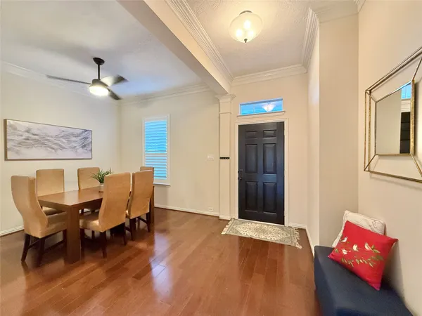 $2,400 | 98 West Montfair Boulevard, The Woodlands, TX 77382