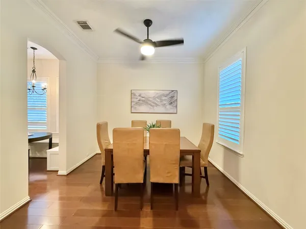 $2,400 | 98 West Montfair Boulevard, The Woodlands, TX 77382