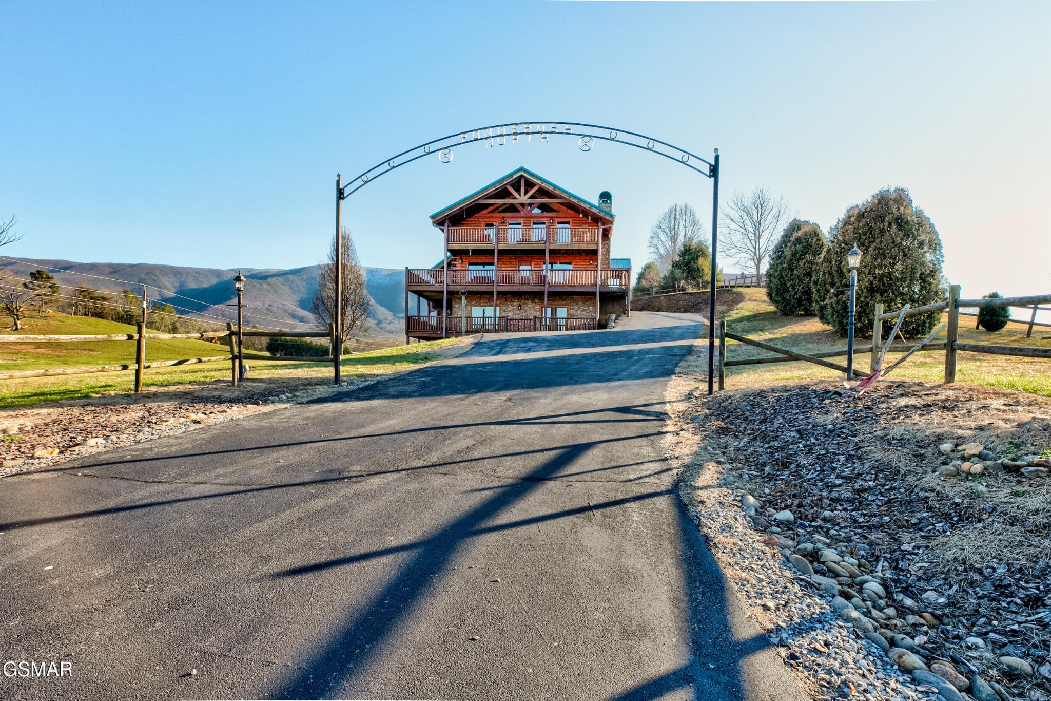 2466 Bryan Road Sevierville, TN 37862 - Photo 2 of 30 Gallery Image 2