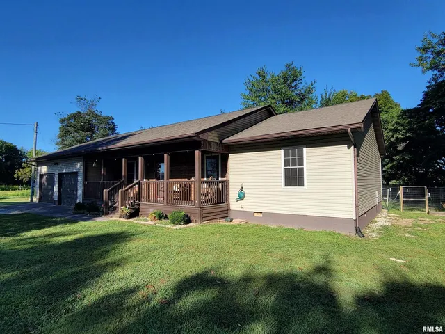 $249,000 | 2517 Cherrybark Lane, Flora, IL 62839