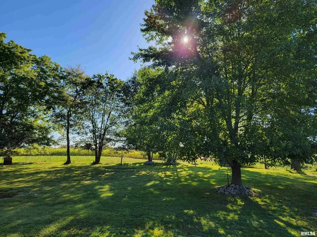 $249,000 | 2517 Cherrybark Lane, Flora, IL 62839