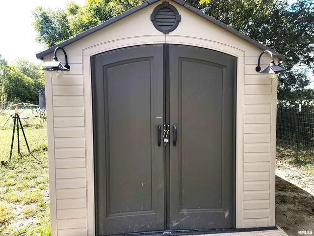 $249,000 | 2517 Cherrybark Lane, Flora, IL 62839