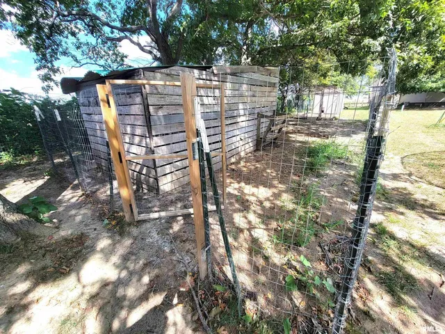 $249,000 | 2517 Cherrybark Lane, Flora, IL 62839