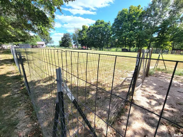 $249,000 | 2517 Cherrybark Lane, Flora, IL 62839