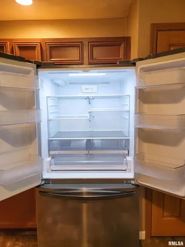 $249,000 | 2517 Cherrybark Lane, Flora, IL 62839