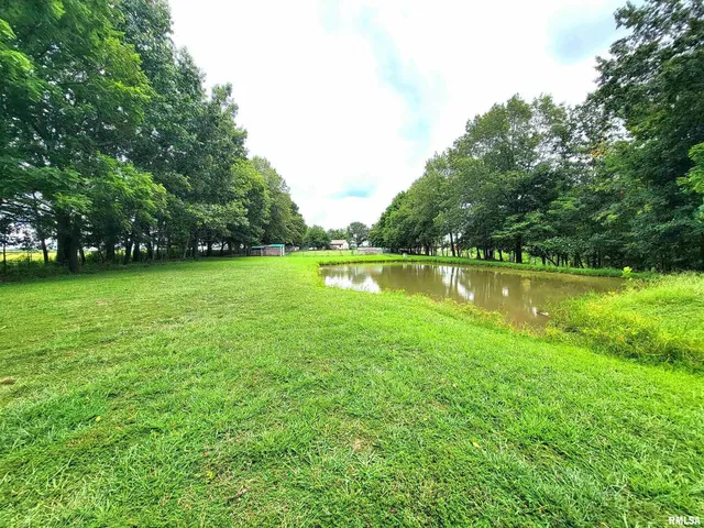 $249,000 | 2517 Cherrybark Lane, Flora, IL 62839