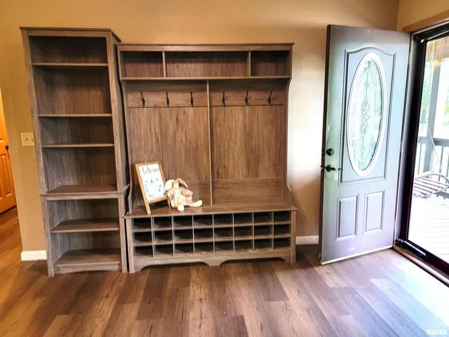 $249,000 | 2517 Cherrybark Lane, Flora, IL 62839