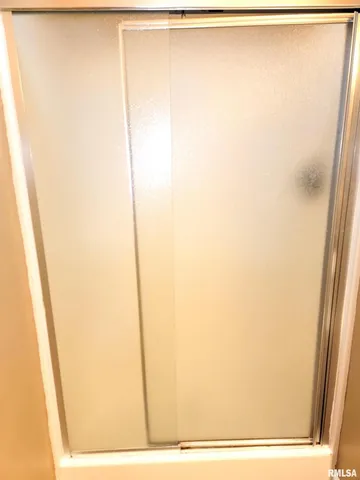 $249,000 | 2517 Cherrybark Lane, Flora, IL 62839