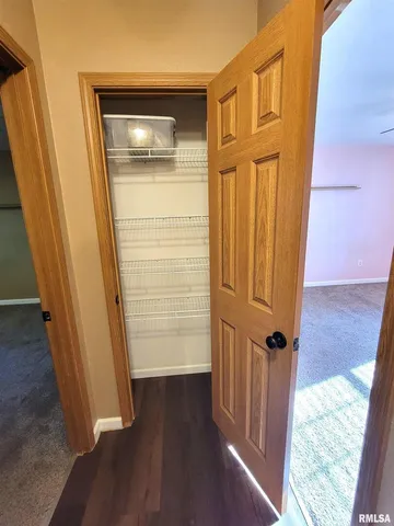 $249,000 | 2517 Cherrybark Lane, Flora, IL 62839