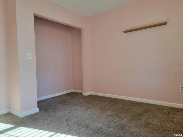 $249,000 | 2517 Cherrybark Lane, Flora, IL 62839