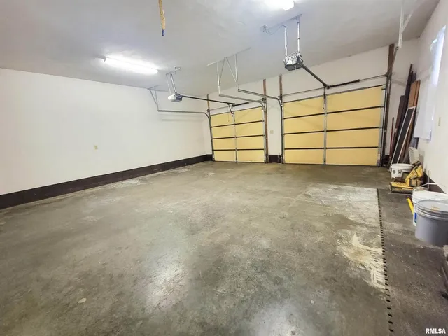 $249,000 | 2517 Cherrybark Lane, Flora, IL 62839