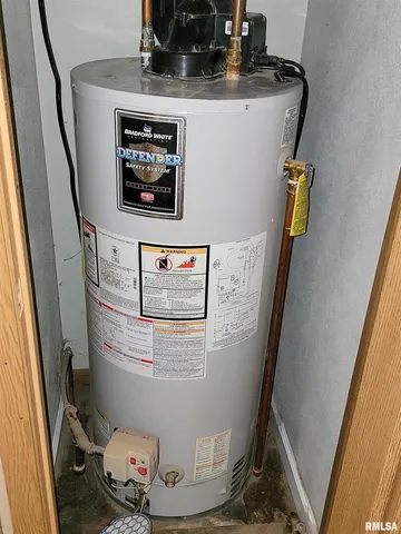 $249,000 | 2517 Cherrybark Lane, Flora, IL 62839