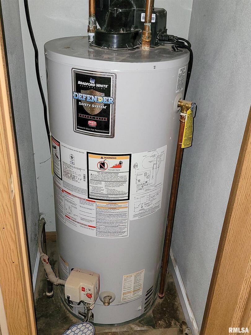 2517 Cherrybark Lane Flora, IL 62839 - Photo 87 of 99 a bathroom with a toilet and a sink