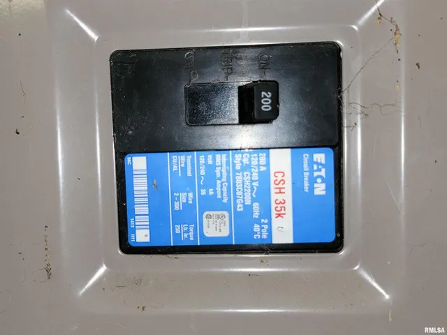 $249,000 | 2517 Cherrybark Lane, Flora, IL 62839