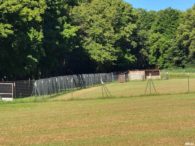 $249,000 | 2517 Cherrybark Lane, Flora, IL 62839