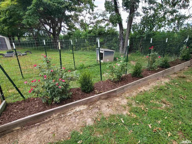 $249,000 | 2517 Cherrybark Lane, Flora, IL 62839