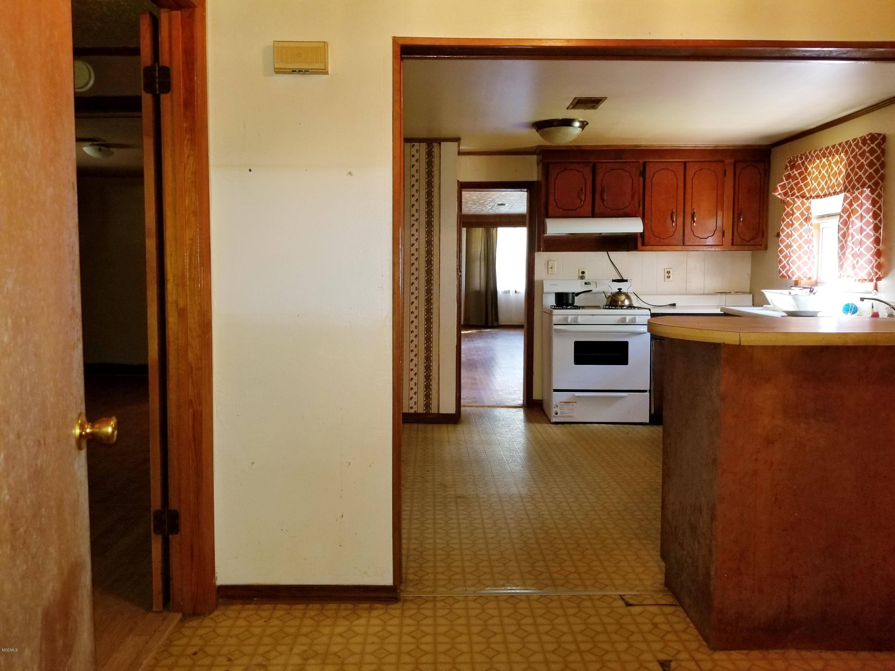 4005 West Pine Street Moss Point, MS 39563 - Photo 13 of 20 20180828_165107