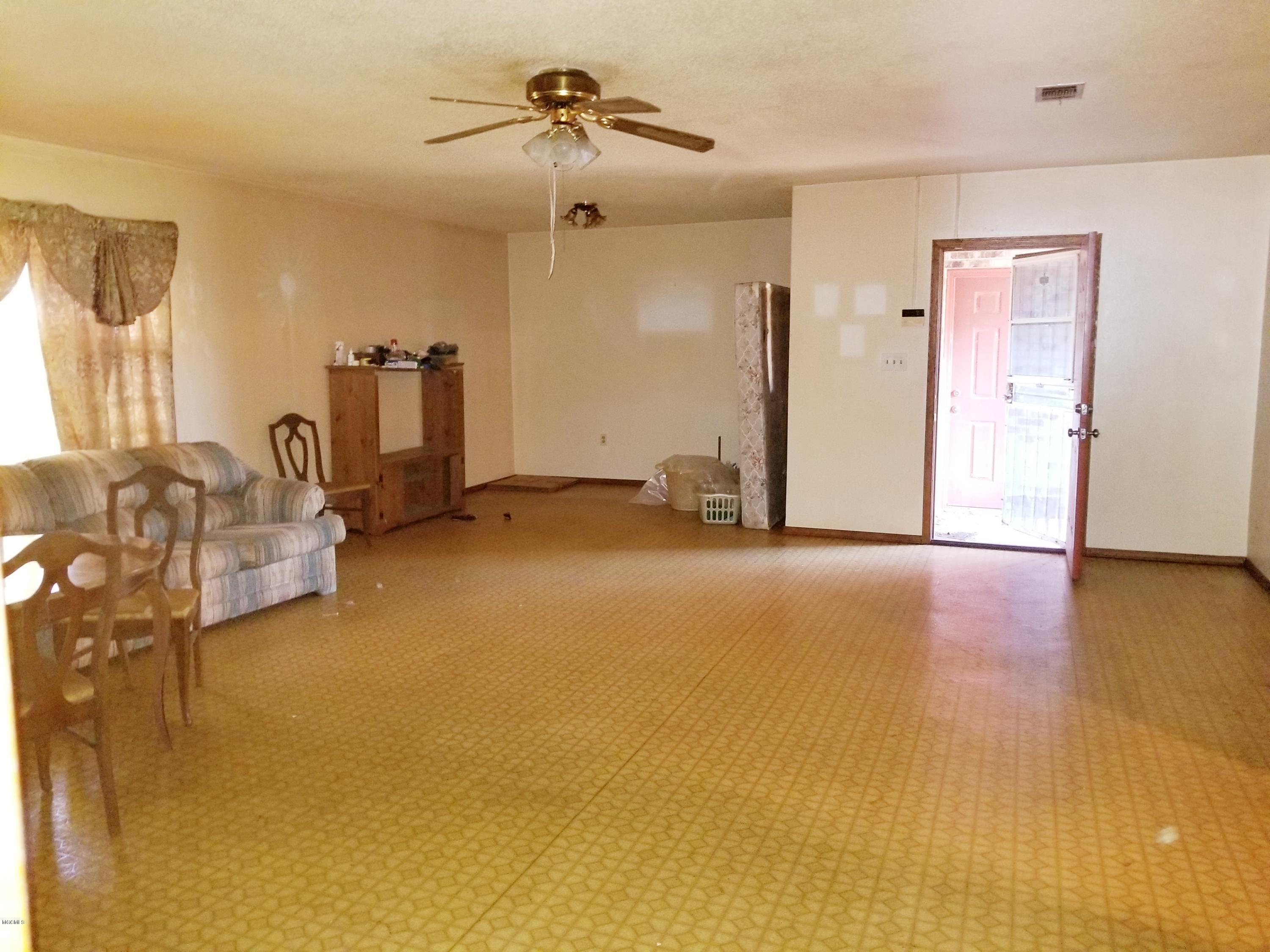 4005 West Pine Street Moss Point, MS 39563 - Photo 15 of 20 20180828_165141