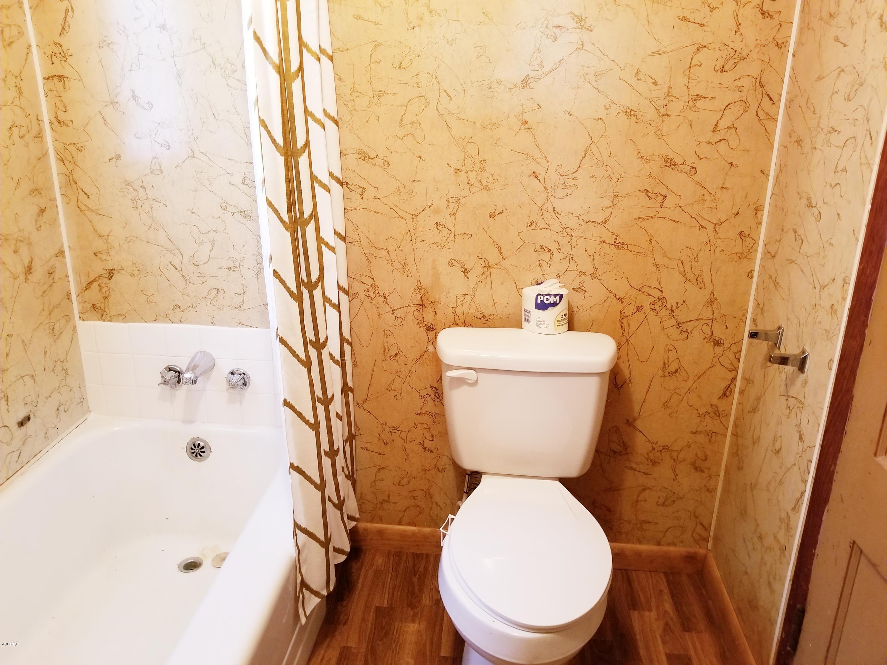 4005 West Pine Street Moss Point, MS 39563 - Photo 18 of 20 20180828_165320