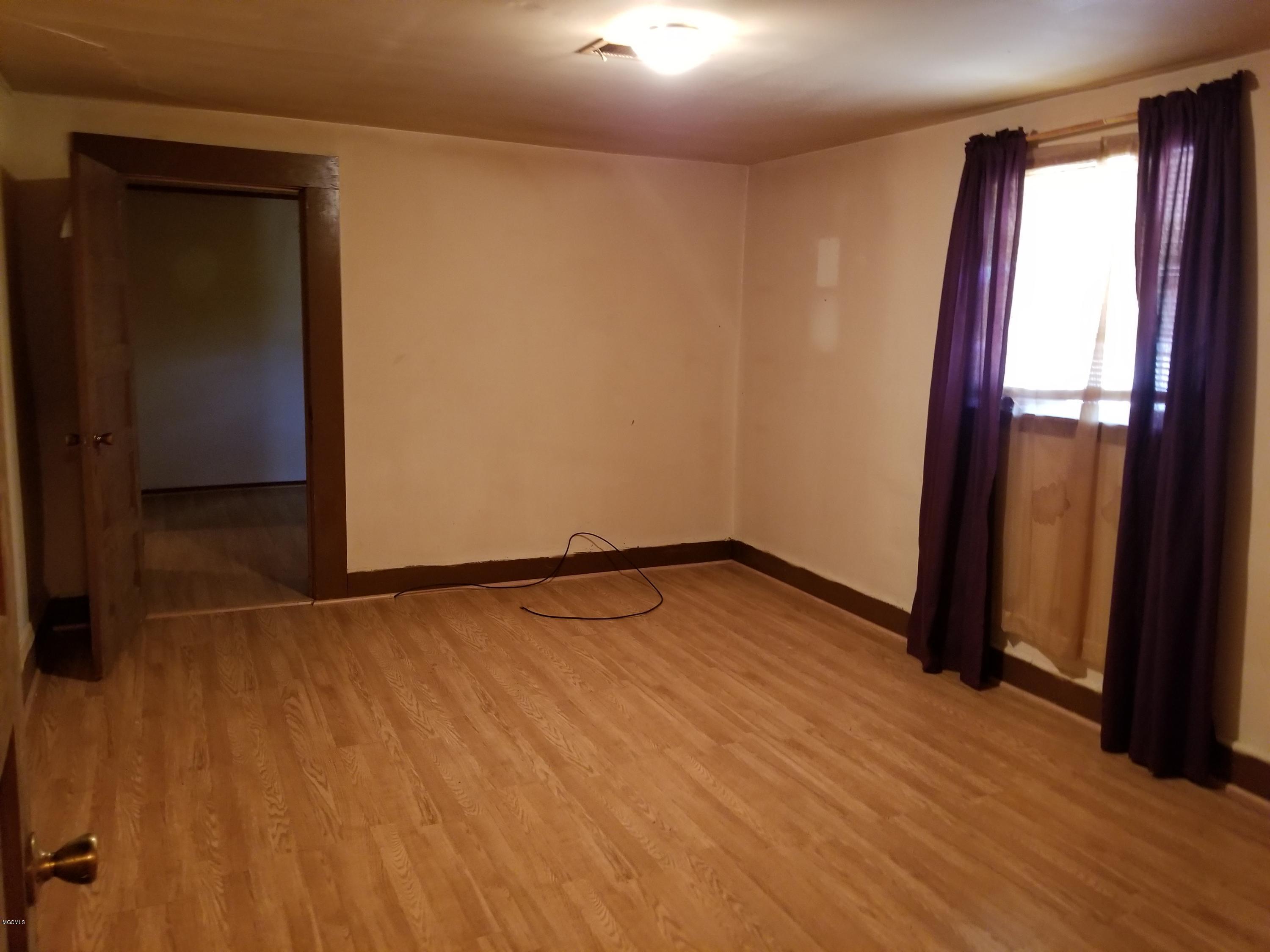 4005 West Pine Street Moss Point, MS 39563 - Photo 6 of 20 20180828_155924