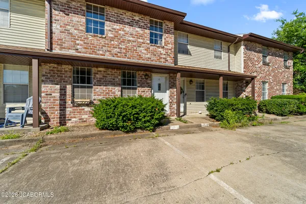 $169,900 | 2431 Beasley Court, Unit C, Jefferson City, MO 65101