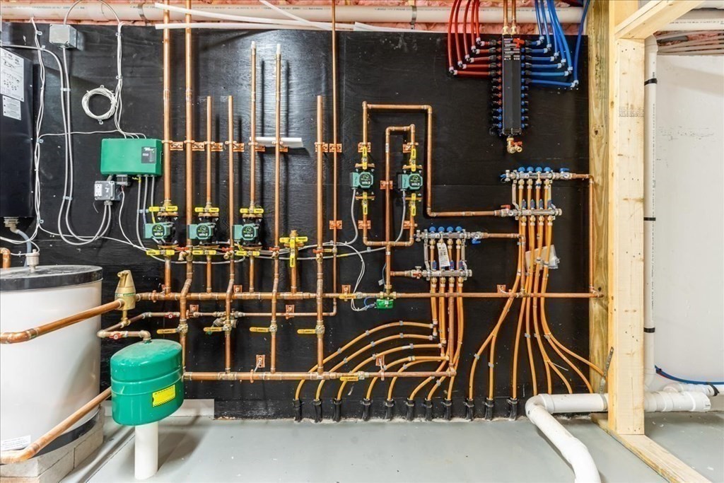 185 Kimball Road Amesbury, MA 01913 - Photo 22 of 24 front view of a house