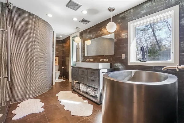 $3,399,000 | 10 Hallwood Road, Brookline, MA 02467