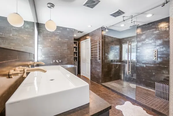 $3,399,000 | 10 Hallwood Road, Brookline, MA 02467