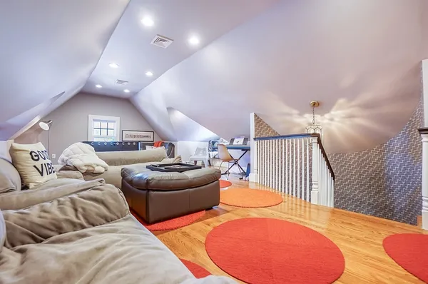 $3,399,000 | 10 Hallwood Road, Brookline, MA 02467