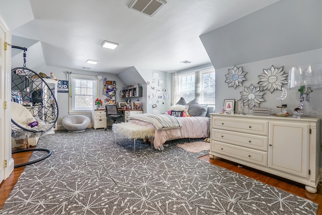 10 Hallwood Road Brookline, MA 02467 - Photo 25 of 42