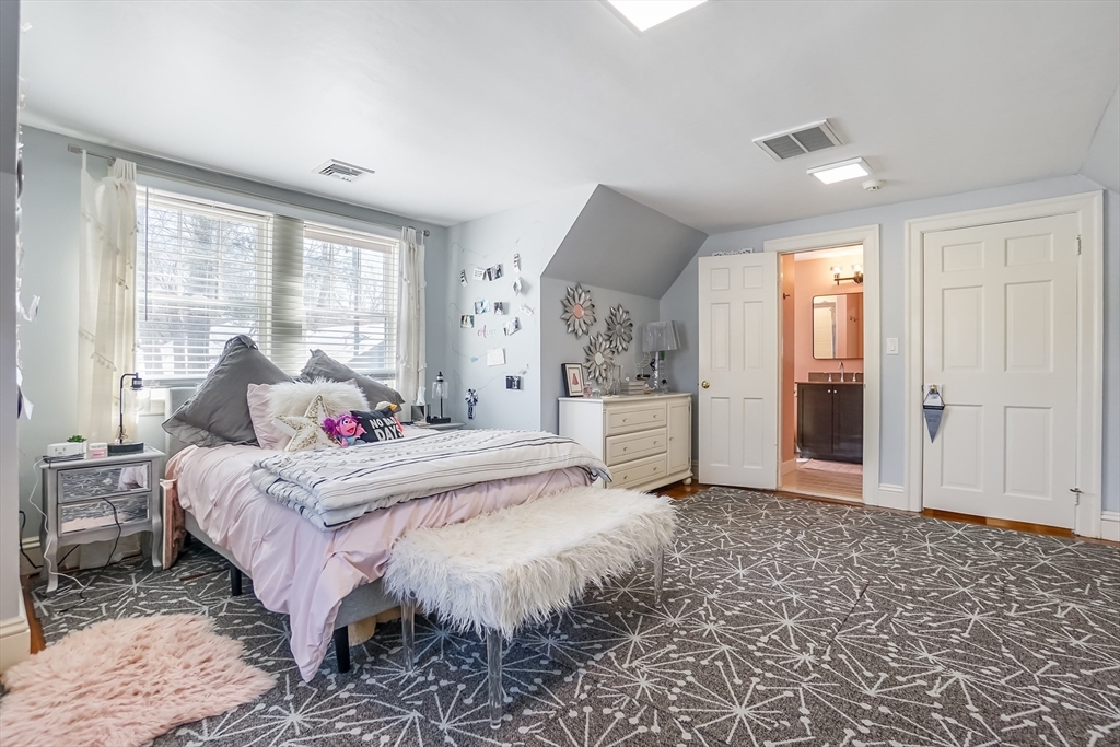 10 Hallwood Road Brookline, MA 02467 - Photo 26 of 42