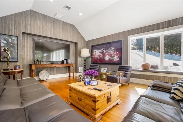 $3,399,000 | 10 Hallwood Road, Brookline, MA 02467