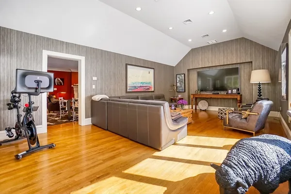 $3,399,000 | 10 Hallwood Road, Brookline, MA 02467