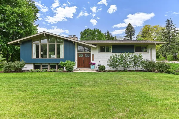 $474,900 | N63W15819 Claremore Circle, Menomonee Falls, WI 53051