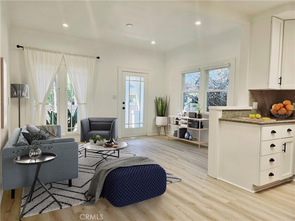 908-910 Victoria Venice, CA 90291 - Photo 14 of 21 910 Victoria Ave- Lvg Rm