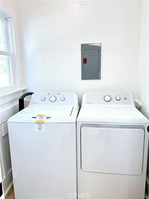 908-910 Victoria Venice, CA 90291 - Photo 19 of 21 910 Victoria Ave- Laundry