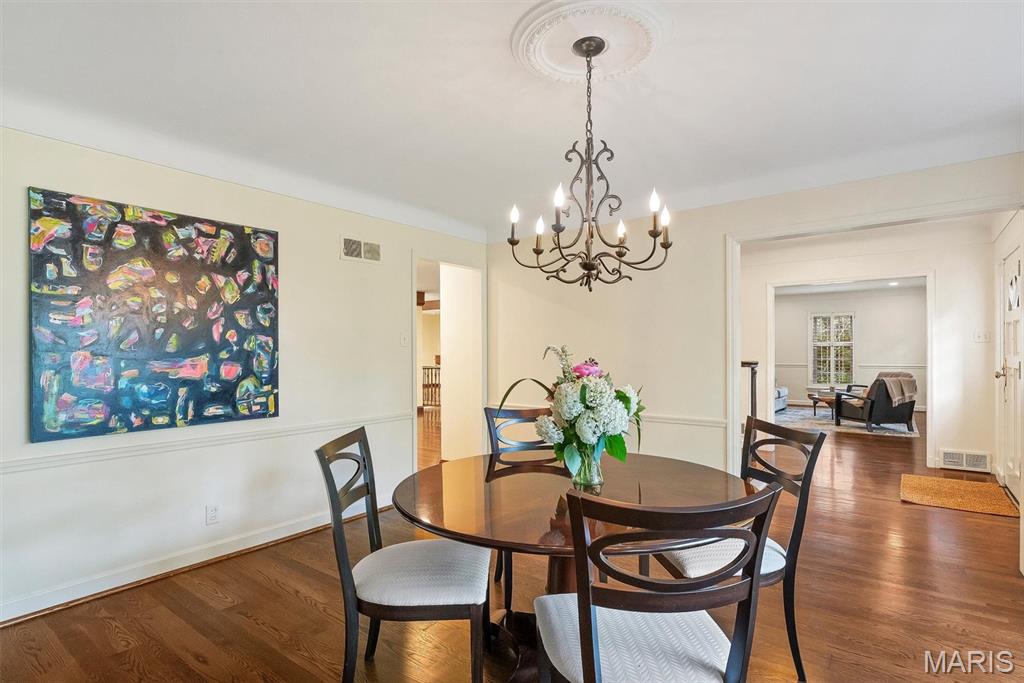 9845 Northbridge Road St. Louis, MO 63124 - Photo 7 of 59