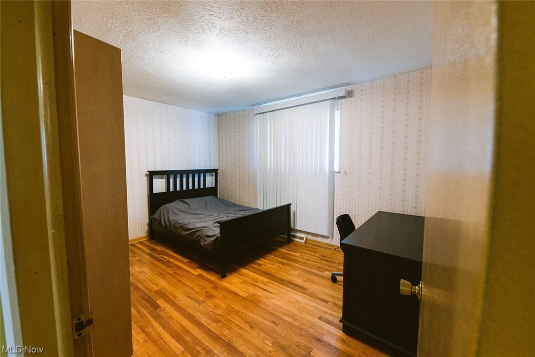3140 West Ridgewood Drive Cleveland, OH 44134 - Photo 6 of 24