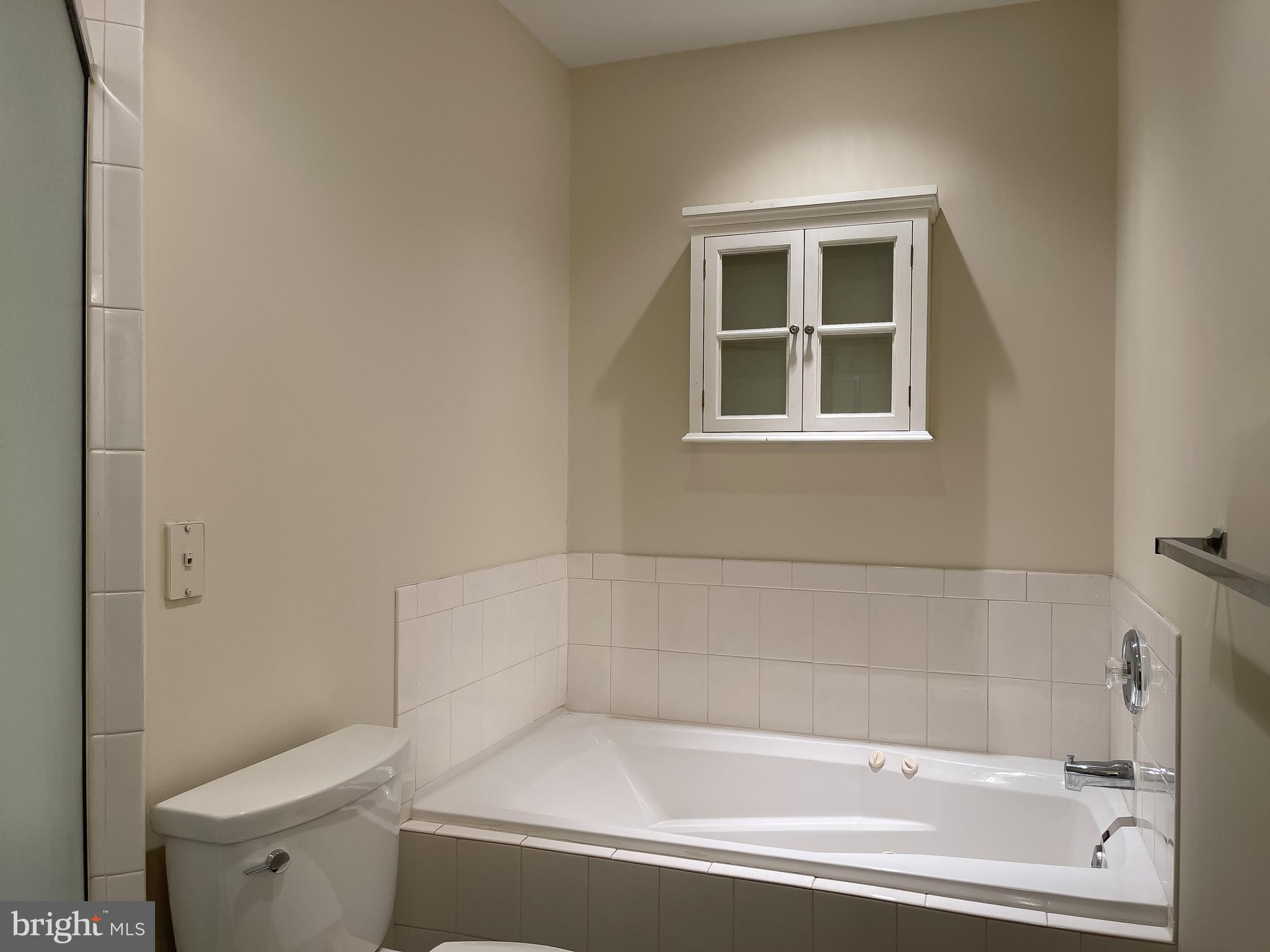 6916 Fairfax Drive, Unit 100 Arlington, VA 22213 - Photo 23 of 36