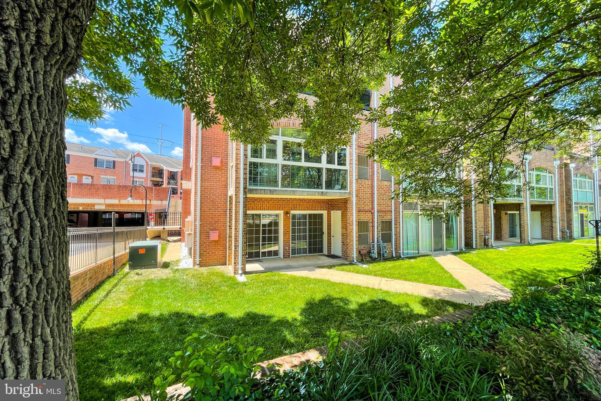 6916 Fairfax Drive, Unit 100 Arlington, VA 22213 - Photo 28 of 36